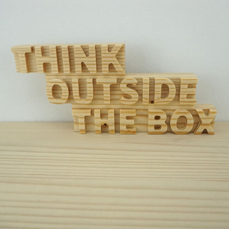 Frase Think Outside Box